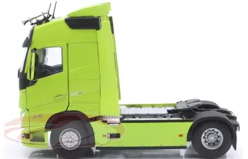 VOLVO FH Globetrotter XL, neon green