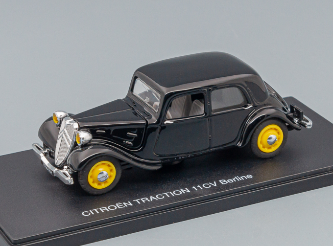 CITROEN Traction 11 CV Berline, black