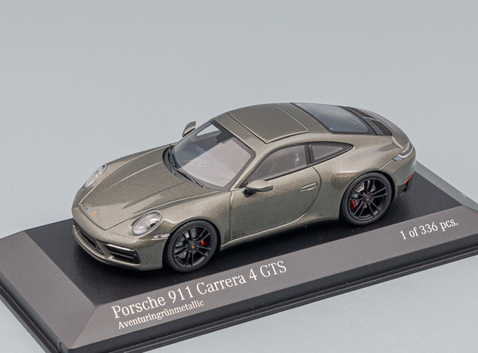 PORSCHE 911 (992) Carrera 4 GTS (2021), green metallic