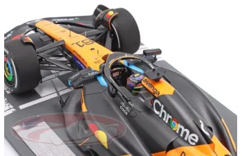 McLAREN F1 MCL39 №81 Pole Position & Winner China GP Formula 1 Oscar Piastri (2025), orange / black
