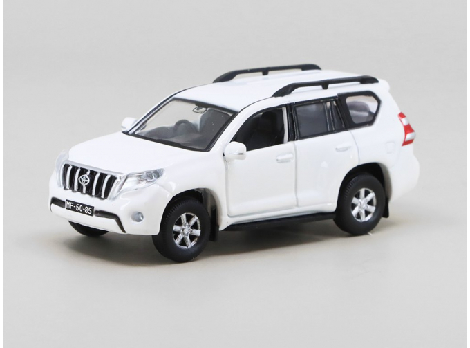 TOYOTA Prado Macau, white