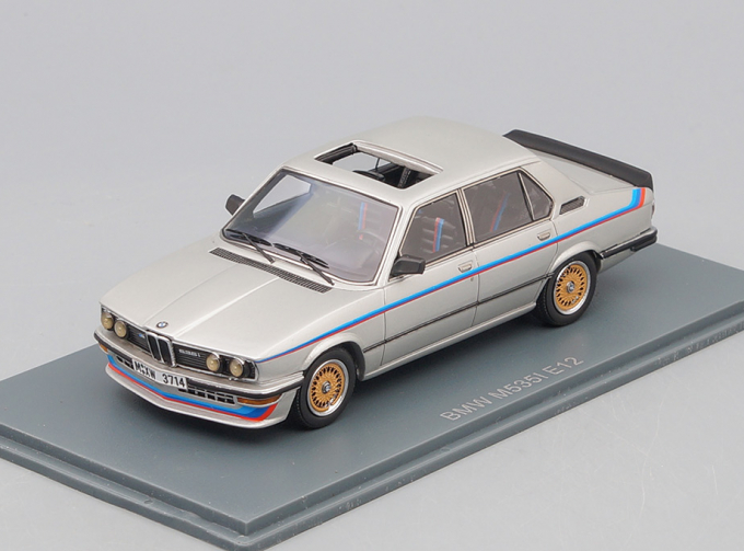 BMW M535i ( E12 ) 1978, Silver with stripes