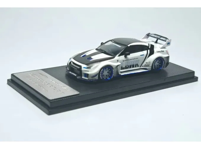 NISSAN LB GTR GT white/carbon roof