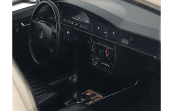 MERCEDES-BENZ 190 E - 1982 , smoke silver