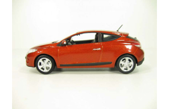 RENAULT Megane III хэтчбек, дилерская 1:43, красно-коричневый