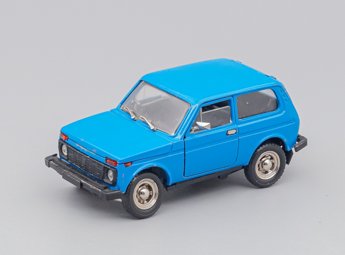 ВАЗ 2121 Нива, синий