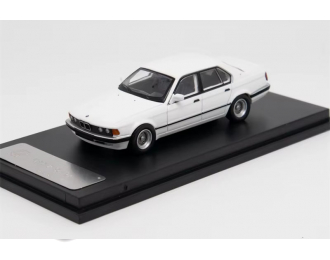 BMW 7 series E32 (1986), white