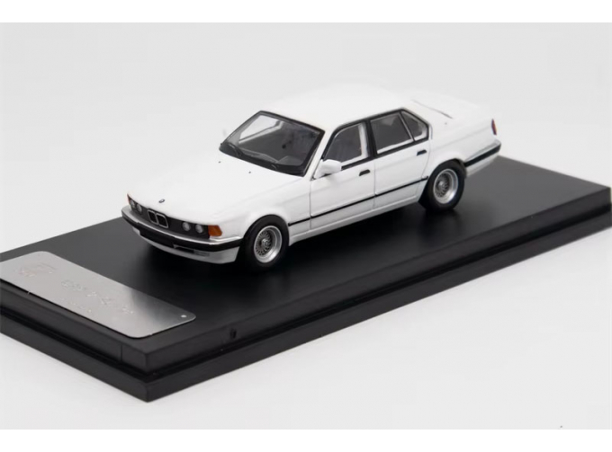 BMW 7 series E32 (1986), white