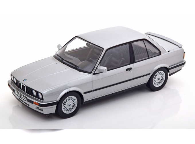 BMW 325i E30 (1987), silber