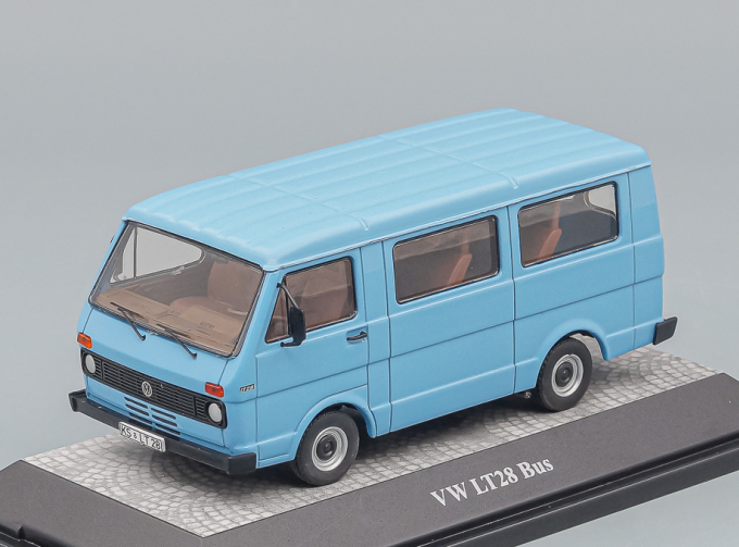 VOLKSWAGEN LT28 bus, blue