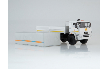 Камский грузовик 43118 бортовой с тентом МЧС, белый