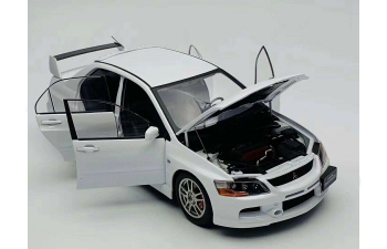 Mitsubishi Lancer Evolution IX (white)