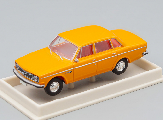 VOLVO 144, yelloworange