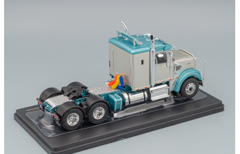 FREIGHTLINER Coronado towing vehicle (2012), silver/ light green-metallic