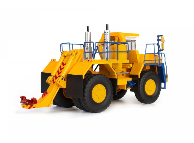 Тягач-буксировщик Белаз 74470