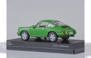 PORSCHE 911T (1968), light green