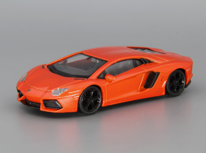 LAMBORGHINI Aventador LP700-4, orange