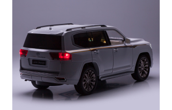 TOYOTA Land Cruiser 300, белый (с работающим светом)