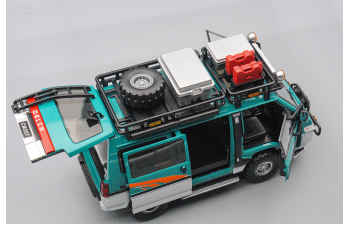 MITSUBISHI Delica, зелёная, 18 см.