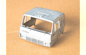 Сборная модель Камский грузовик 53212 бортовой с тентом