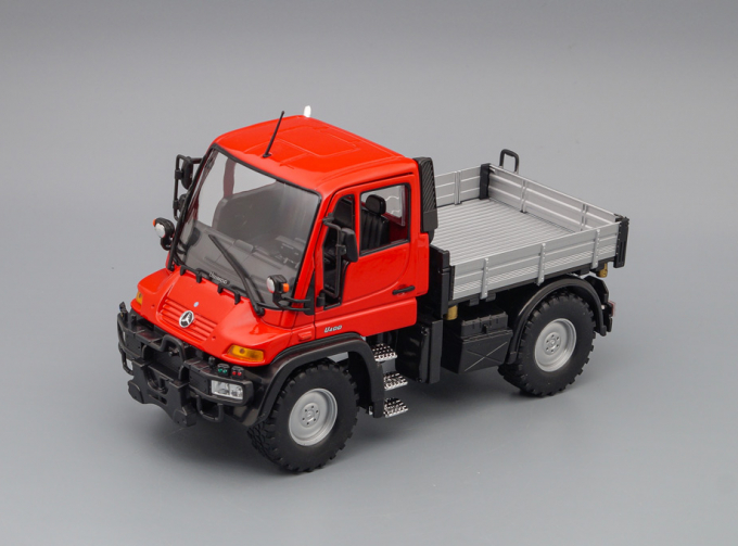 MERCEDES-BENZ Unimog U400, red / silver