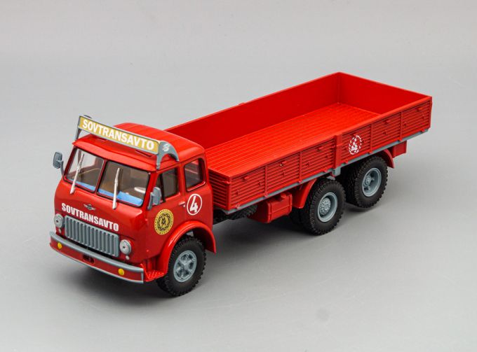 МАЗ 516 Leipziger Messe из к/ф "Мировой парень", красный