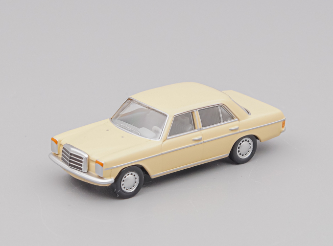 MERCEDES-BENZ 240 D /8, beige