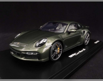 PORSCHE 911 Turbo S type 992 Oak grün