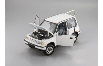 Suzuki Vitara (white)