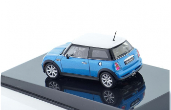 Mini Cooper S, electric blue