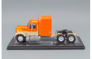 GMC General towing vehicle (1980), orange creme