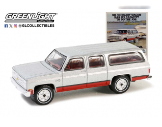 CHEVROLET Suburban (1981), Silver/Red