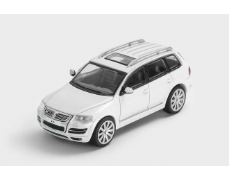 VOLKSWAGEN Touareg R50 Typ 7L (2007), white