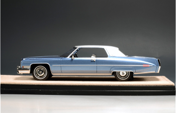 CADILLAC Coupe Deville (1973), Antigua Blue Metallic