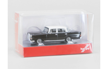 Mercedes-Benz 200 Fintail Mercedes, black / white