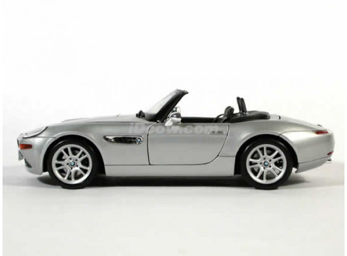 BMW Z8, Масштаб 1:18, серебристый