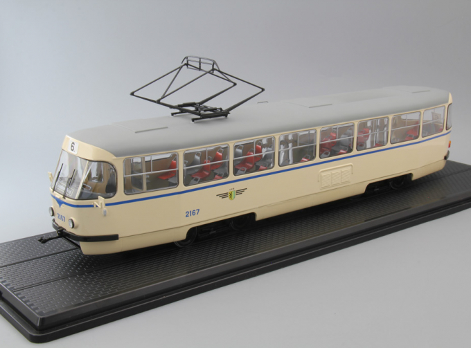 Трамвай Tatra T4 Leipziger Transport Service Tram, biege