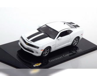 CHEVROLET Camaro SS (2011), white / black