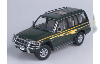 Mitsubishi Pajero Long 3.5 V6 1998 (Dark green)