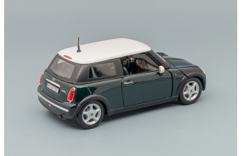 Mini Cooper, green