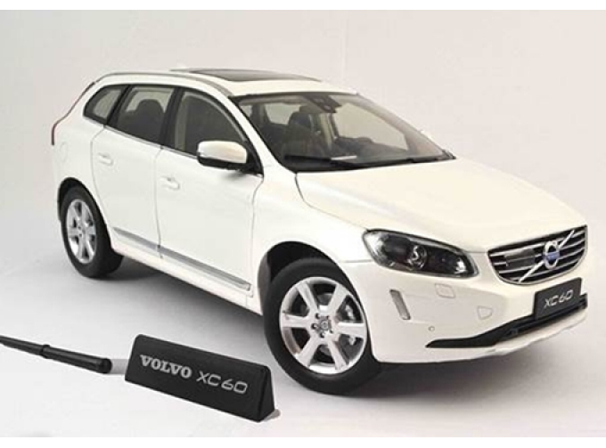 VOLVO XC60 (2015), crystal white pearl
