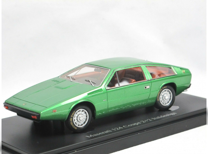 Maserati 124 Coupé 2+2 Italdesign Italy 1974 green-metallic