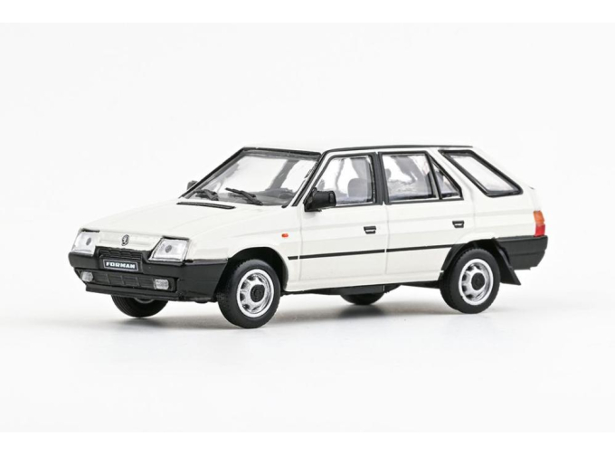 SKODA Forman (1993), white