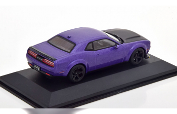 DODGE Challenger (2018), violett-metallic/mattschwarz