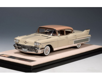 Cadillac Fleetwood Sixty Special - 1958 (Buckskin with light rosé top)