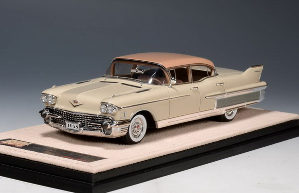 Cadillac Fleetwood Sixty Special - 1958 (Buckskin with light rosé top)