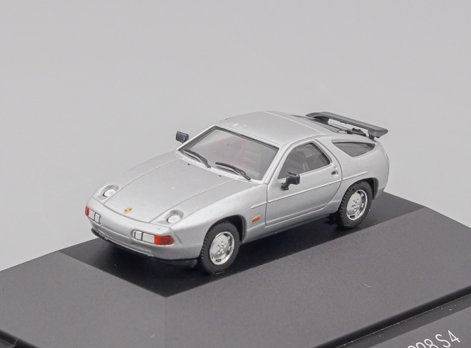 PORSCHE 928 S4, silver