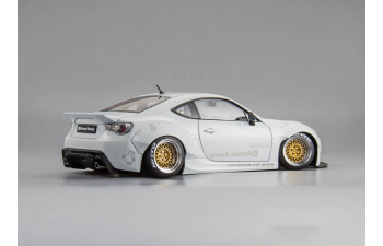 TOYOTA 86 Rocket Bunny, white