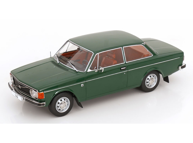 VOLVO 142 (1973), green