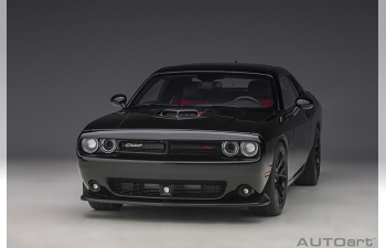 Dodge Challenger 392 Hemi Scat Pack Shaker - 2018 (pitch black)